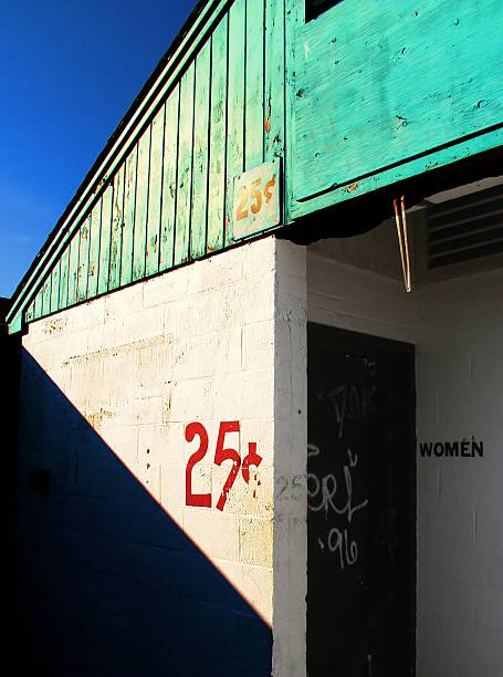 vinte e cinco centavos de banheiro - 22 cents - fotografias e filmes do acervo