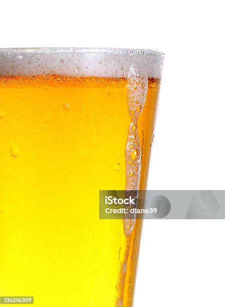 Foto de Cerveja e mais fotos de stock de Copo de Cerveja - Copo de Cerveja, Fundo Branco, Um único objeto