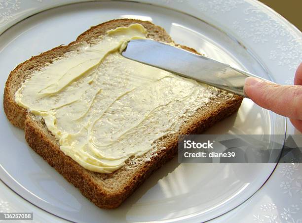 Chleb I Masło - zdjęcia stockowe i więcej obrazów Do posmarowania - Do posmarowania, Fotografika, Horyzontalny