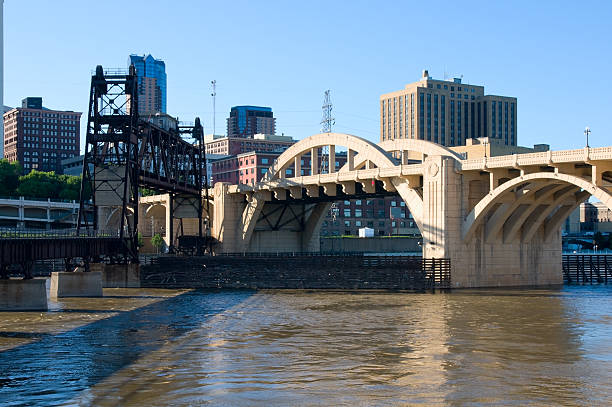 istock Bridges Spanning Mississippi River in Saint Paul 136257328