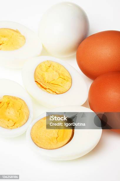 Foto de Frango E Ovos Cozidos e mais fotos de stock de Branco - Branco, Comida, Corte Transversal