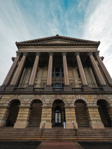 nordeingang zum illinois state capitol building in springfield, il usa. - illinois state capitol building illinois state capitol springfield stock-fotos und bilder