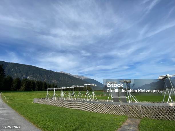 Tirol Österreich Bezirk Schwaz Karwendel Eggen Zwischen Terfens Und Gnadenwald In Innsbruck Land Stock Photo - Download Image Now