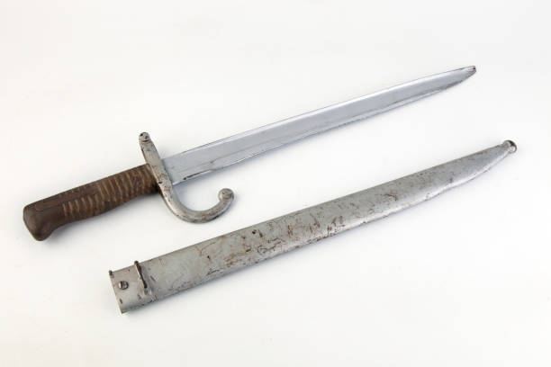 couteau, épée, poignard, ancien - dagger military isolated bayonet photos et images de collection