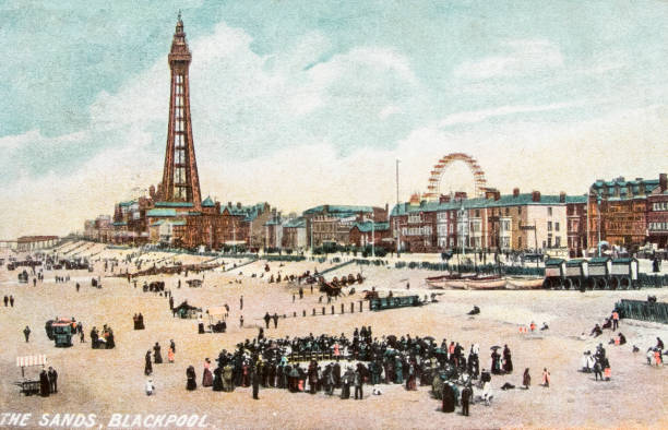 블랙풀 샌드의 빈티지 엽서 - blackpool tower 뉴스 사진 이미지