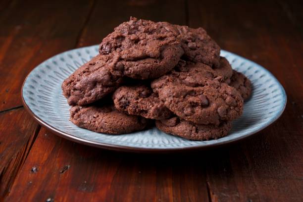 istock Triple chocolate chip cookies 1362710837