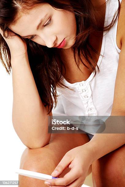 Teenagerschwangerschaft Stockfoto und mehr Bilder von Teenager-Schwangerschaft - Teenager-Schwangerschaft, 16-17 Jahre, Besorgt