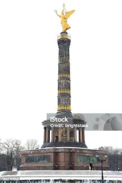 Siegessäule A Berlino - Fotografie stock e altre immagini di Siegessäule - Siegessäule, Albero, Ambientazione esterna