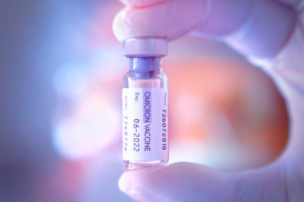 омикронная вакцина - omicron стоковые фото и изображения