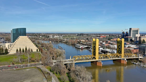 istock Sacramento Skyline With Tower Bridge 1362791286