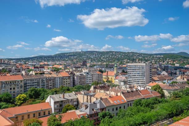 арх�итектура верхнего города буда в будапеште, венгрия - buda стоковые фото и изображения