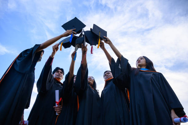 istock Silhouettes of students Celebration Education Graduation Student Success Learning Concept ceremony at university 1362815527