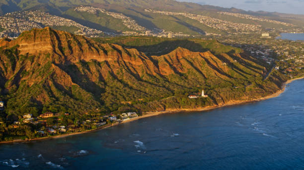 istock View of Diamond head mountain 1362879949