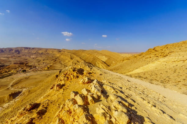 istock HaMakhtesh HaGadol (the big crater, Yeruham Crater), the Negev Desert 1362896856