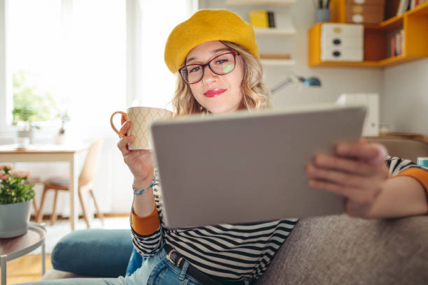 istock Shopping at home 1362906284