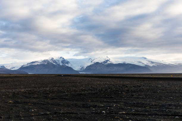 istock Mountains in Southern Iceland 1362918564