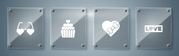 세트 러브 텍스트, 하트 모양의 상자에 사탕, 웨딩 케이크와 하트 사랑 안경. 정사각형 유리 패널. 벡터 - candy heart stock illustrations