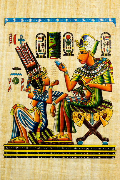papiro de recuerdo egipcio con elementos de la historia antigua - cleopatra pharaoh ancient egyptian culture women fotografías e imágenes de stock