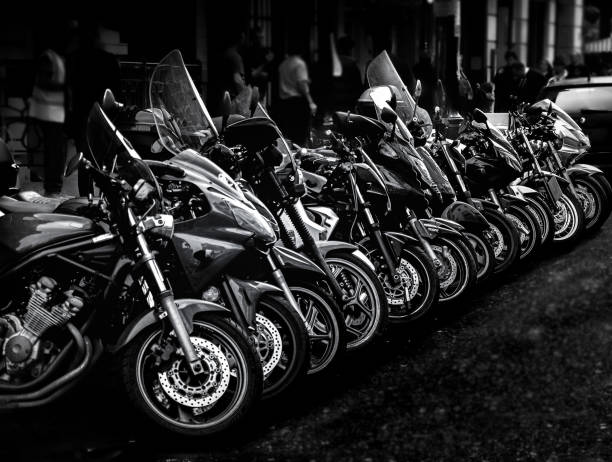 linearen - motorcycle in a row tire wheel stock-fotos und bilder