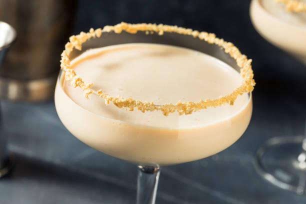 istock Boozy Festive Gingerbread Martini Cocktail 1362988892