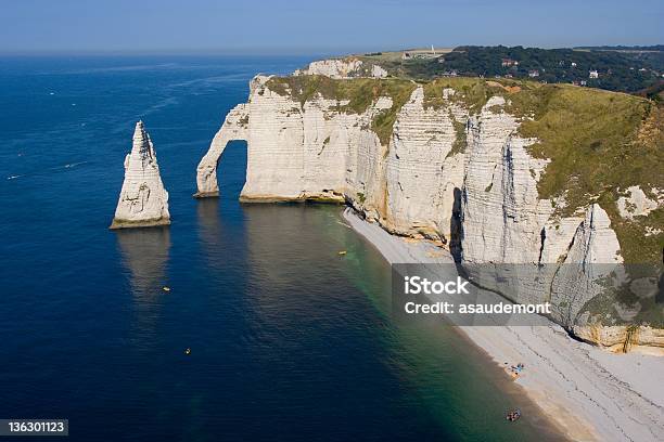 Klippen Von Etretat Stockfoto und mehr Bilder von Atlantik - Atlantik, Biegung, Blau