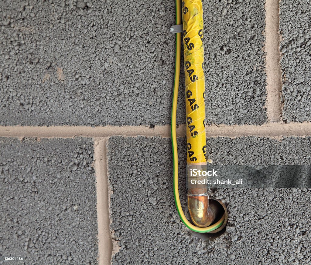 De chauffage central au gaz tuyau - Photo de Matériau isolant libre de droits