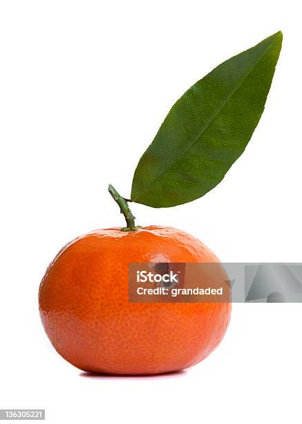 Brilhante Clementine Frutos - Fotografias de stock e mais imagens de Alimentação Saudável - Alimentação Saudável, Branco, Citrino