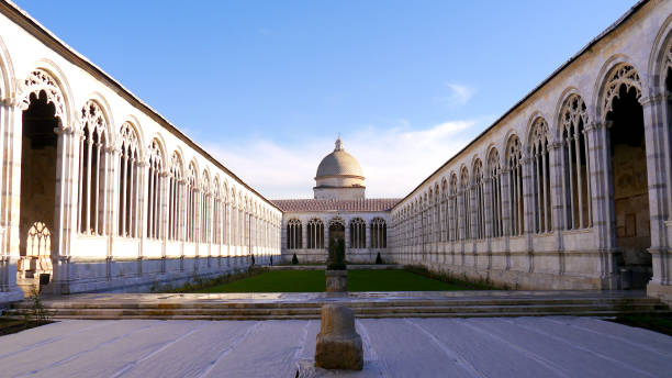 캄포산토 기념비의 내부 정원 - camposanto monumentale 뉴스 사진 이미지