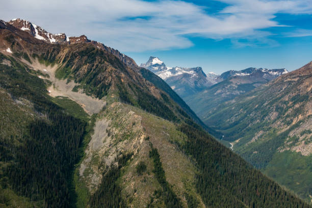 istock Sorcerer Mountains Selkirks BC Canada 1363140491
