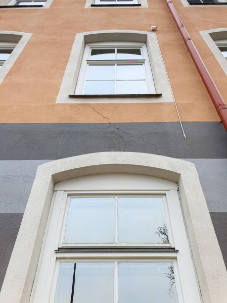 istock Crack in the facade of a building 1363212850