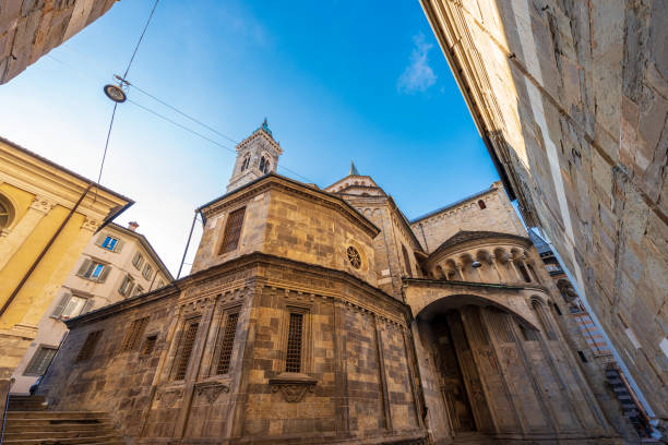 basílica de santa maria maggiore en el casco antiguo de bérgamo - lombardía italia - architecture bergamo blue building exterior fotografías e imágenes de stock
