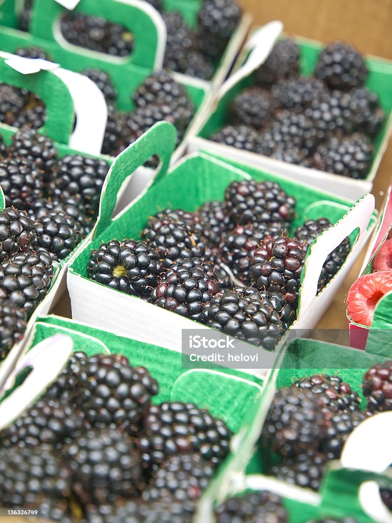 Черный raspberrys - Стоковые фото Без людей роялти-фри