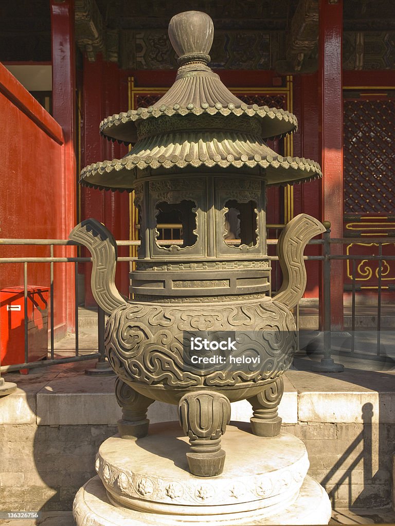 Forbidden city Forbidden city, Beijing, Chine. Bronze decorative container, incense burner. Architecture Stock Photo