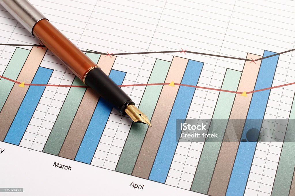 Stylo et tableau n ° 5 - Photo de Affaires libre de droits