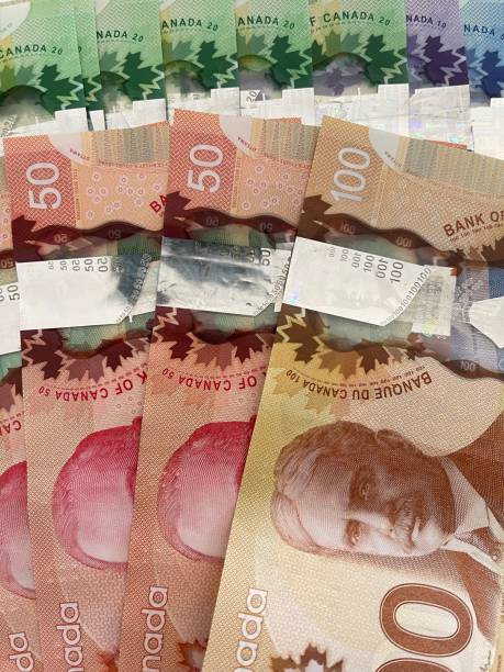 канадская бумажная валюта - 4811 стоковые фото и изображения