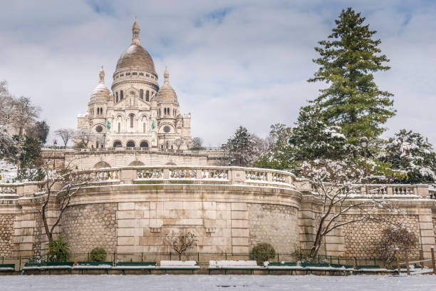 istock Sacre Coeur Basilica under snow in Montmartre 1363305113
