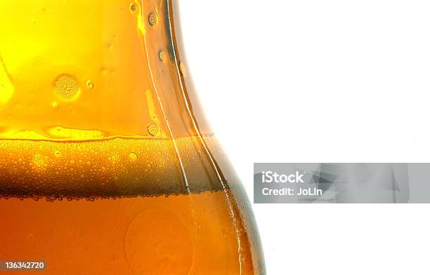 Garrafa De Cerveja - Fotografias de stock e mais imagens de Bebida - Bebida, Bebida Alcoólica, Bolha - Estrutura Física