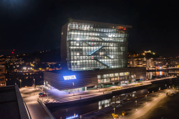 construction site of the current munch museum at bjorvika at night. - madonna imagens e fotografias de stock