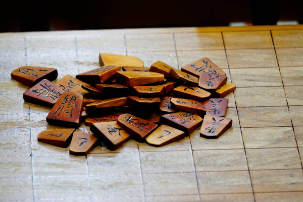 istock many people playing Japanese shogi 1363516861