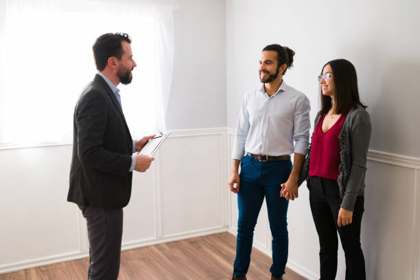 istock Leasing an apartment with a Real Estate Agent 1363521538