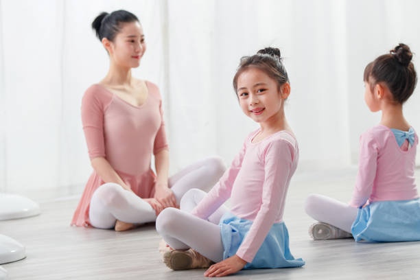 istock The little girl dancing class 1363556343