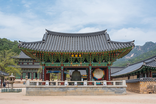 A building that shows the old architectural style of Korea