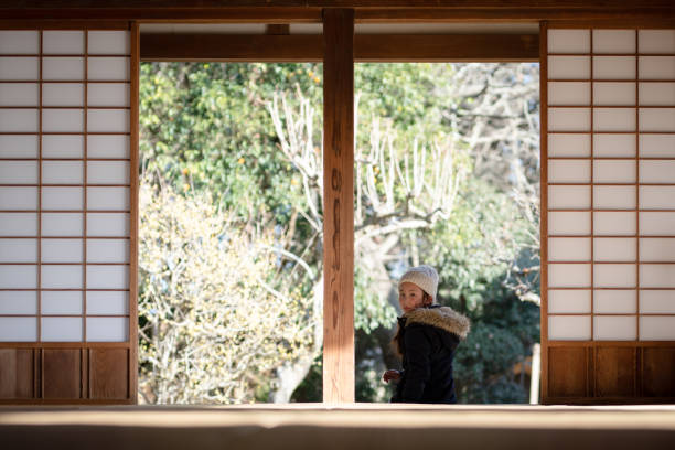istock A child sitting in a Japanese-style room 1363597415