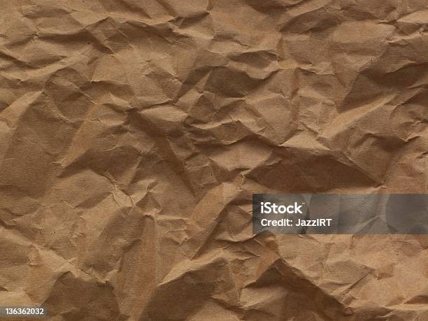 Esmagado Fundo De Papel - Fotografias de stock e mais imagens de Amarrotado - Amarrotado, Antigo, Bola de Papel