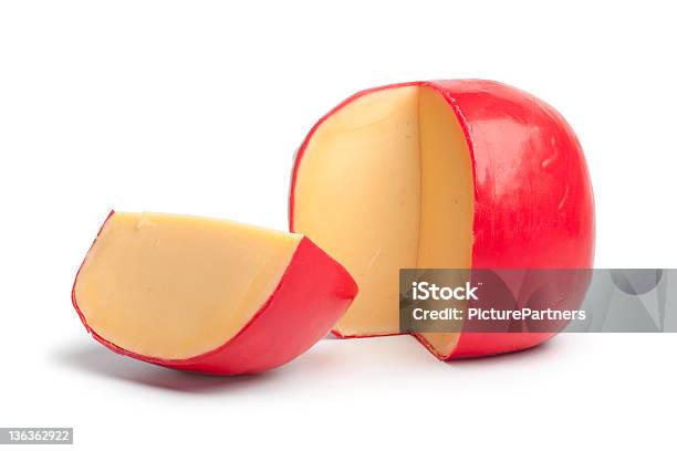 Dutch Edam Queso Con Un Cuarto De Parte Foto de stock y más banco de imágenes de Queso edam - Queso edam, Queso, Rojo