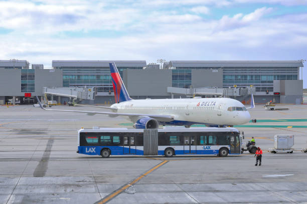델타항공 보잉 757 항공기 - 로스앤젤레스 국제공항 (lax) - delta air lines 뉴스 사진 이미지