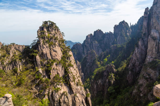 istock Huangshan Berge 1363708280