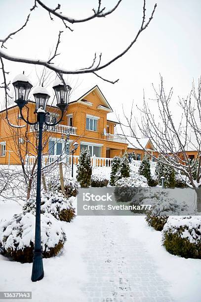 Zima Domu - zdjęcia stockowe i więcej obrazów Dacza - Dacza, Zima, Balkon