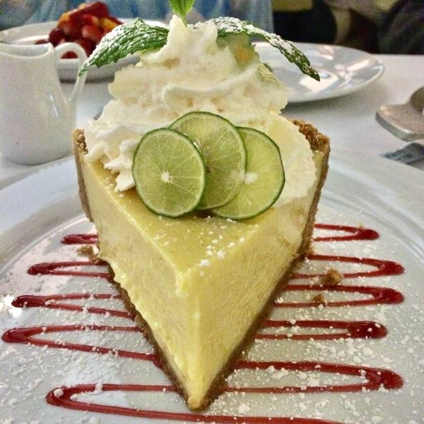 tourte au citron vert - key lime pie dessert pie pastry photos et images de collection