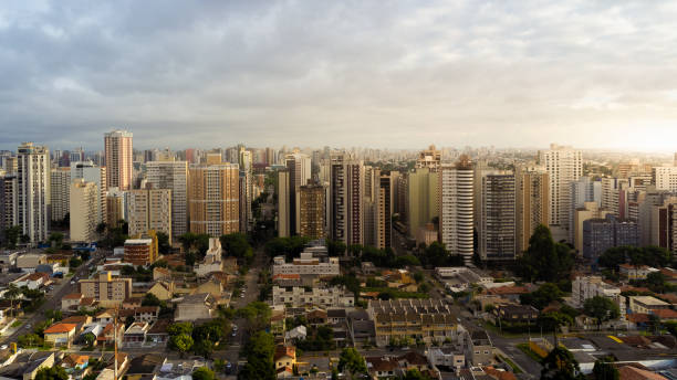 クリチバの街の景観 - curitiba ストックフォトと画像